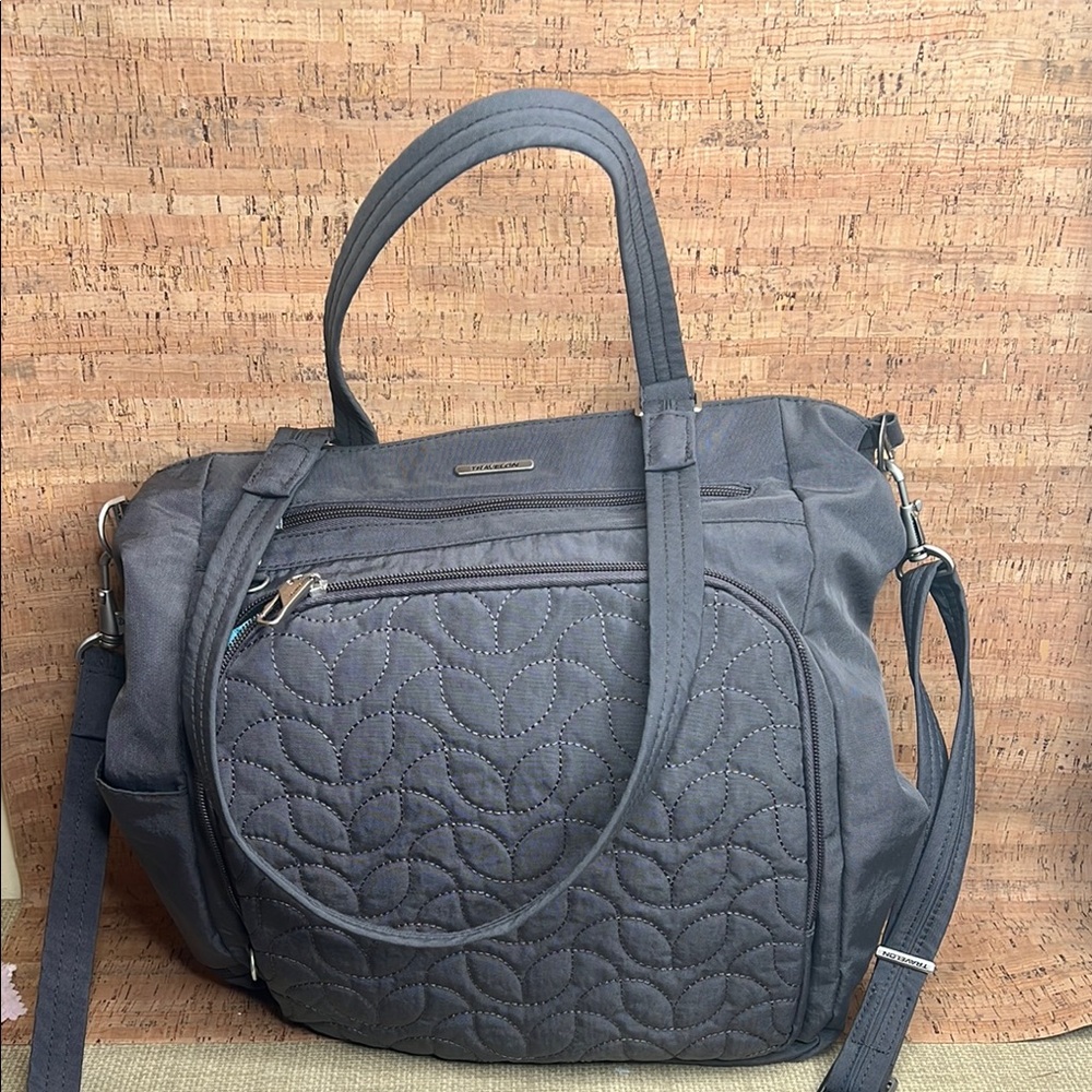 Travelon Anti-Theft Classic Travel Bag